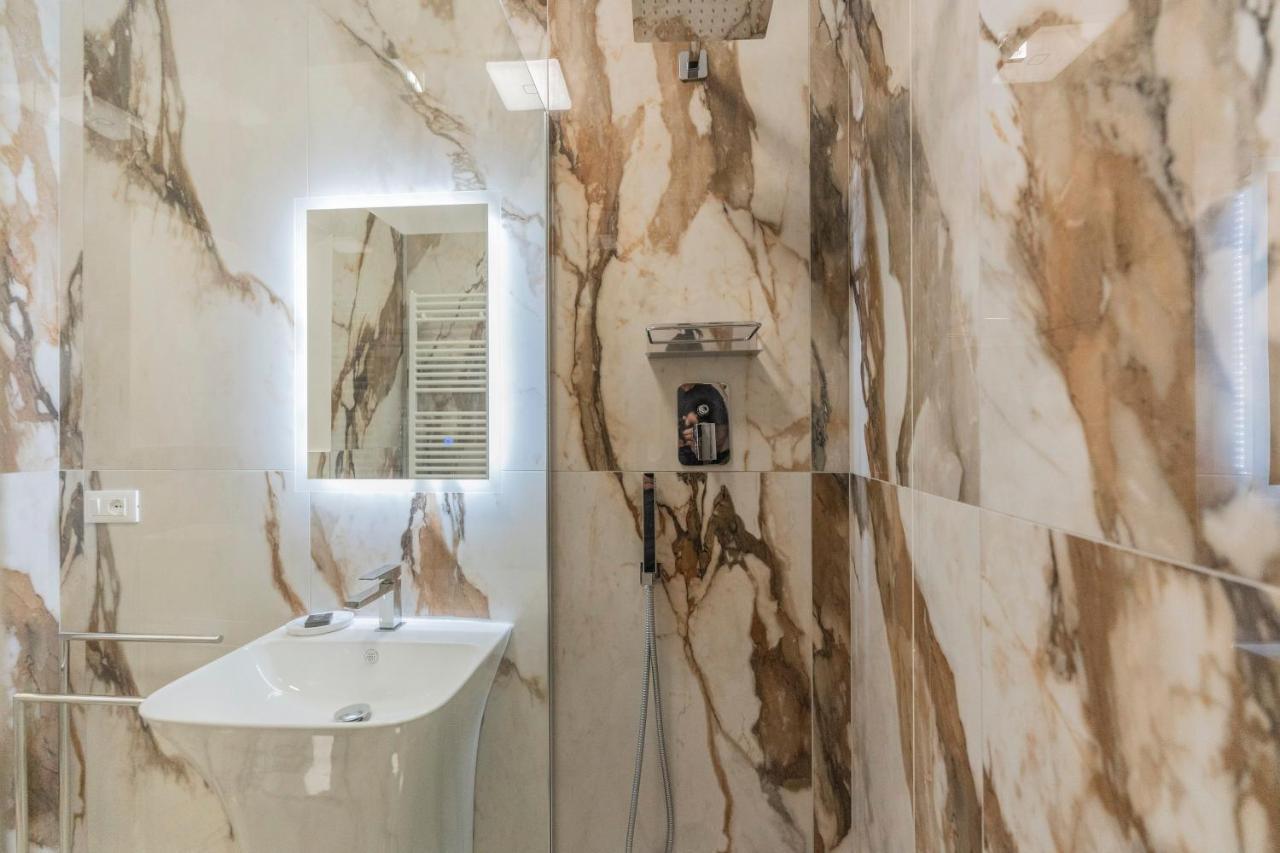 Aldrovandi Luxury Suites And Apartment ボローニャ エクステリア 写真