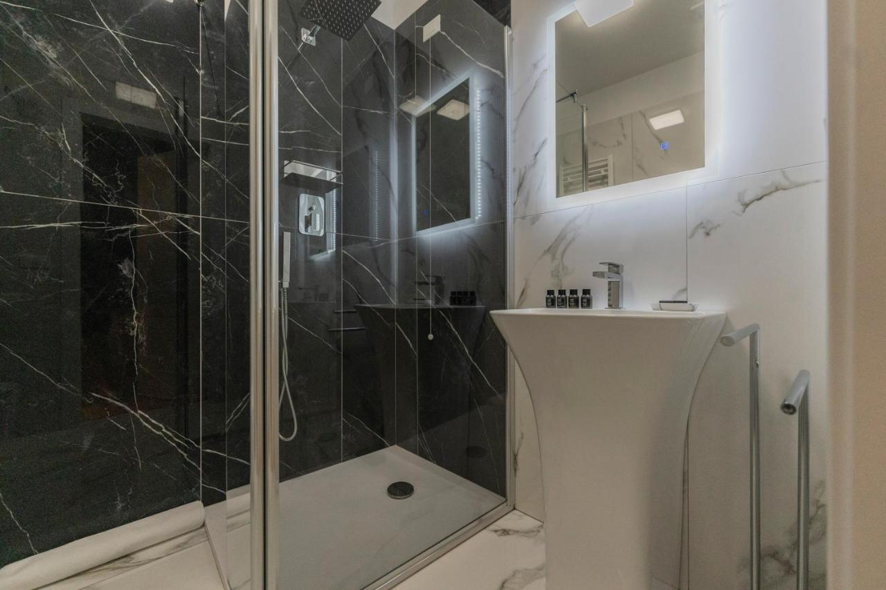 Aldrovandi Luxury Suites And Apartment ボローニャ エクステリア 写真