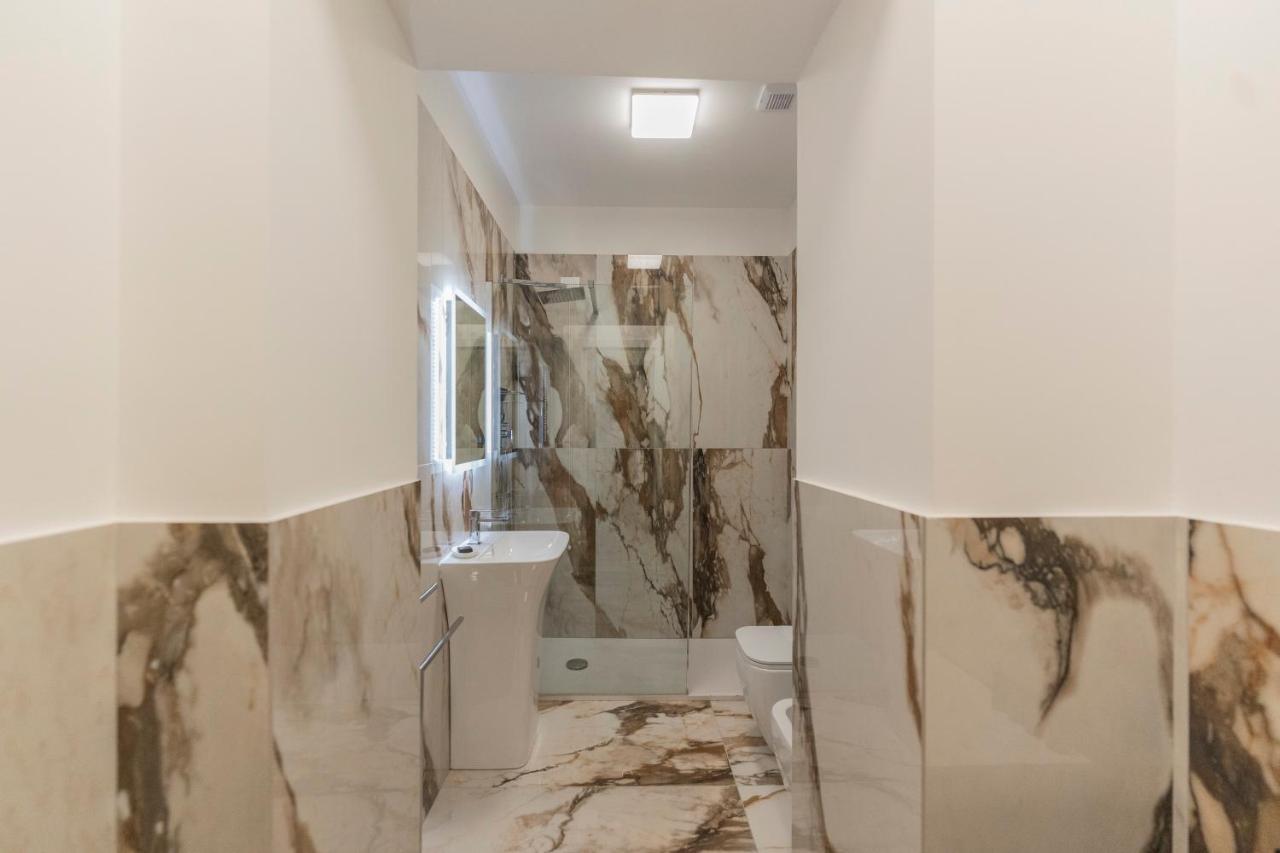 Aldrovandi Luxury Suites And Apartment ボローニャ エクステリア 写真