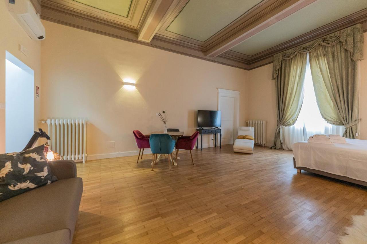 Aldrovandi Luxury Suites And Apartment ボローニャ エクステリア 写真
